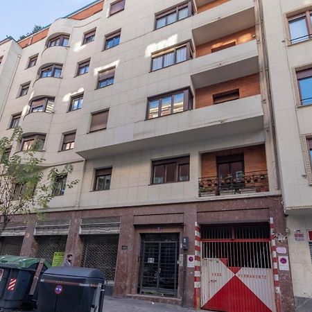 Akomodat En Apartamento En El Centro De Bilbao Con Parking Bilbau Exterior foto