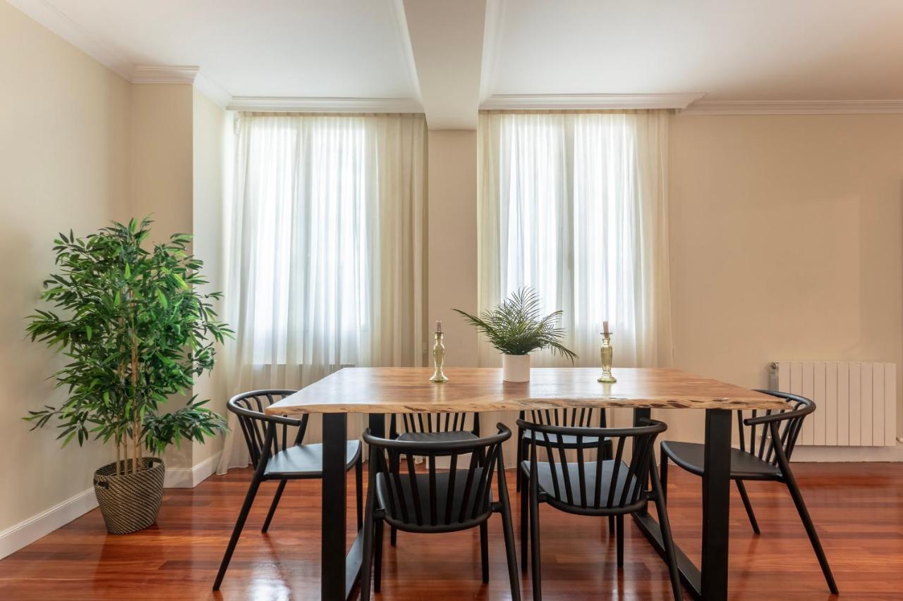 Akomodat En Apartamento En El Centro De Bilbao Con Parking Bilbau Exterior foto