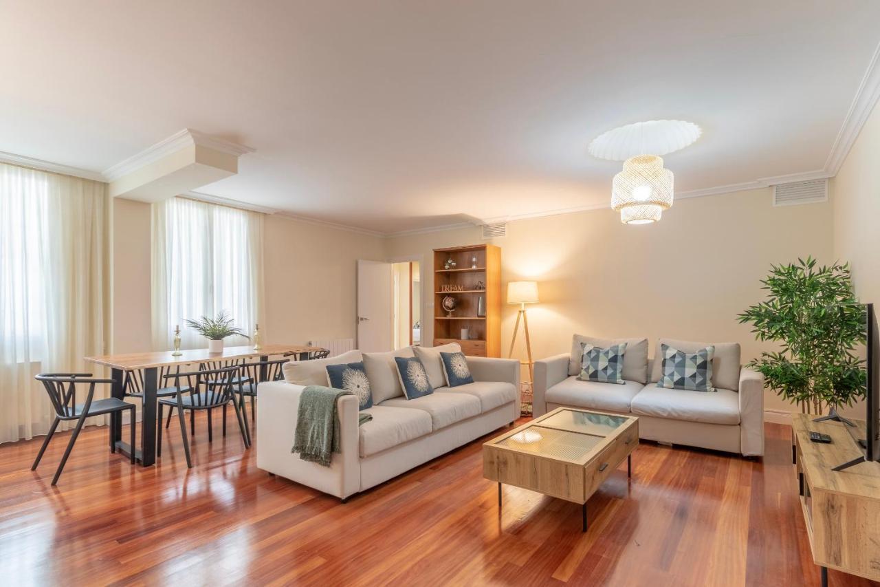 Akomodat En Apartamento En El Centro De Bilbao Con Parking Bilbau Exterior foto