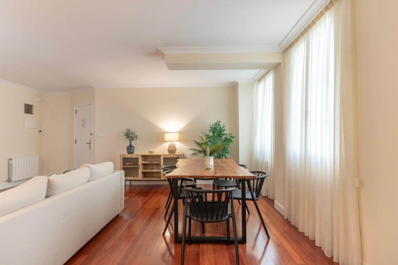 Akomodat En Apartamento En El Centro De Bilbao Con Parking Bilbau Exterior foto