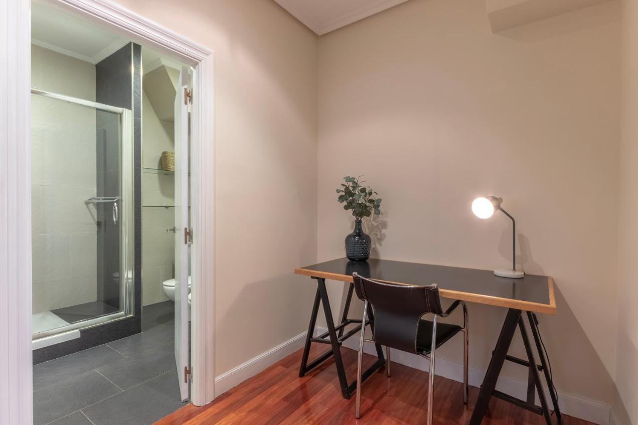 Akomodat En Apartamento En El Centro De Bilbao Con Parking Bilbau Exterior foto