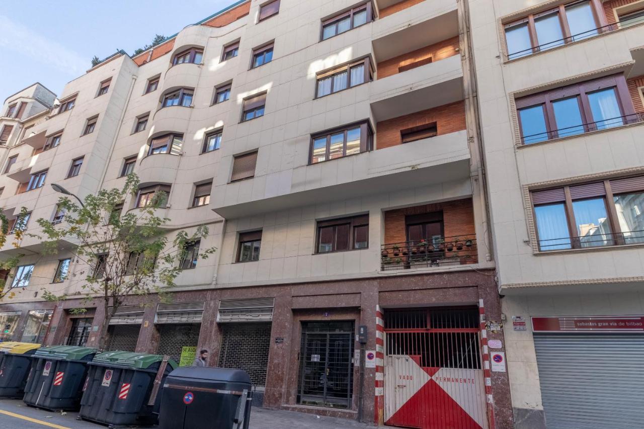 Akomodat En Apartamento En El Centro De Bilbao Con Parking Bilbau Exterior foto